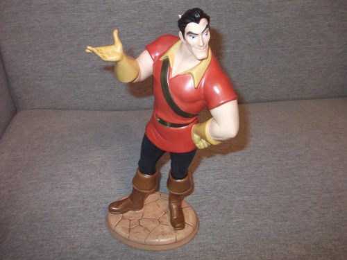 Wdcc disney gaston village - wdcc,