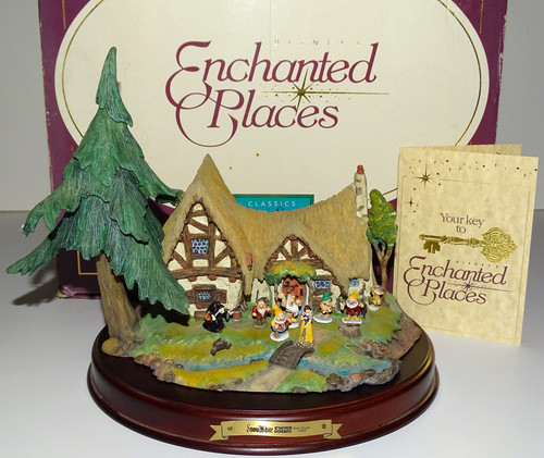Wdcc seven dwarfs cottage - cottage, 8